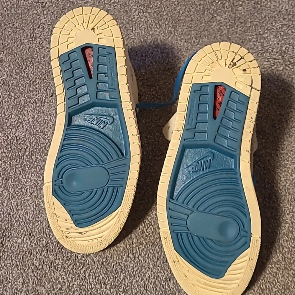 Nike Zoom Air High-Top Sneakers - Yellow and Blue - Picture 2 of 2